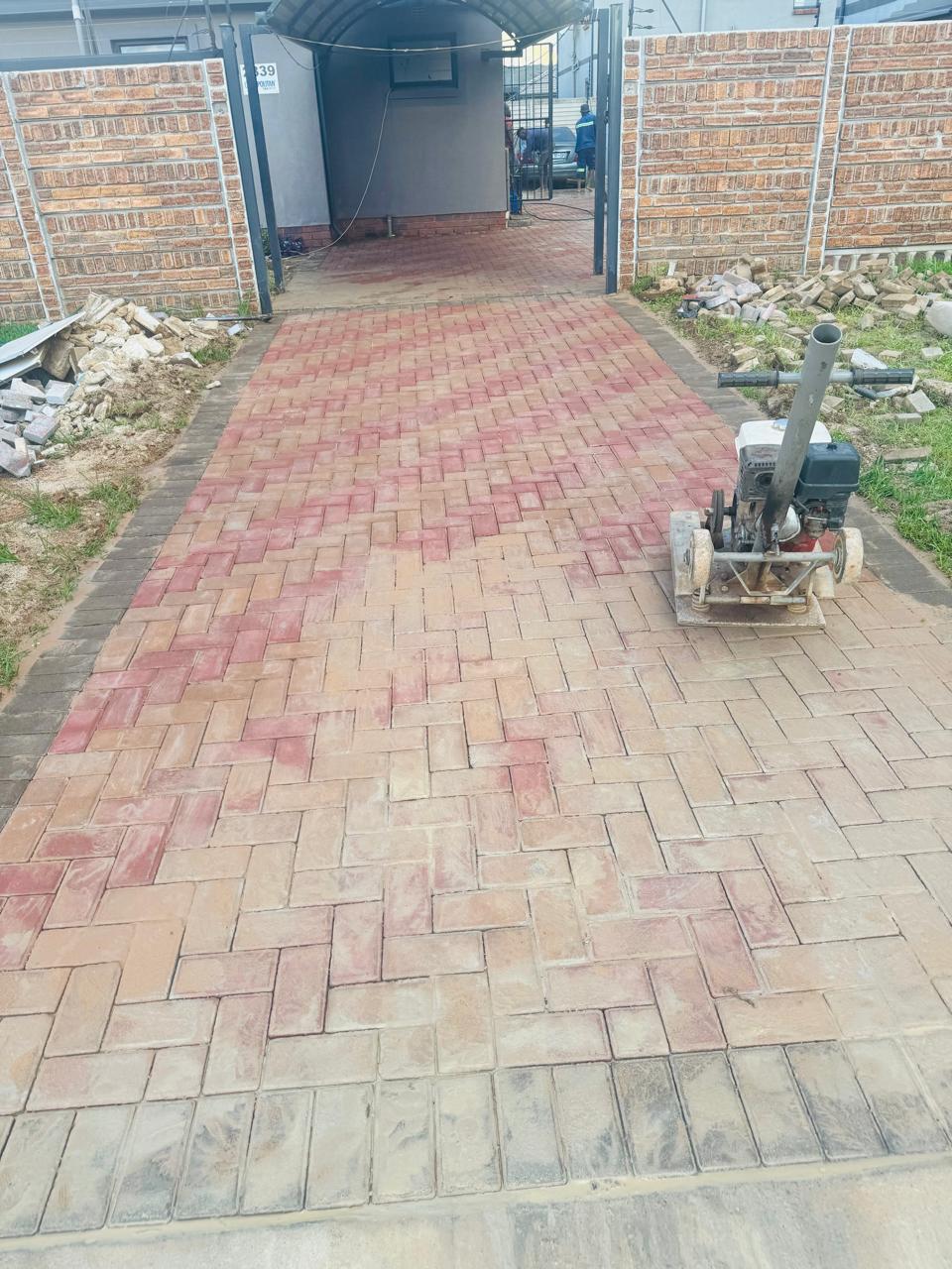 D852BA1B-E6EA-4019-82F7-02807220F9AD